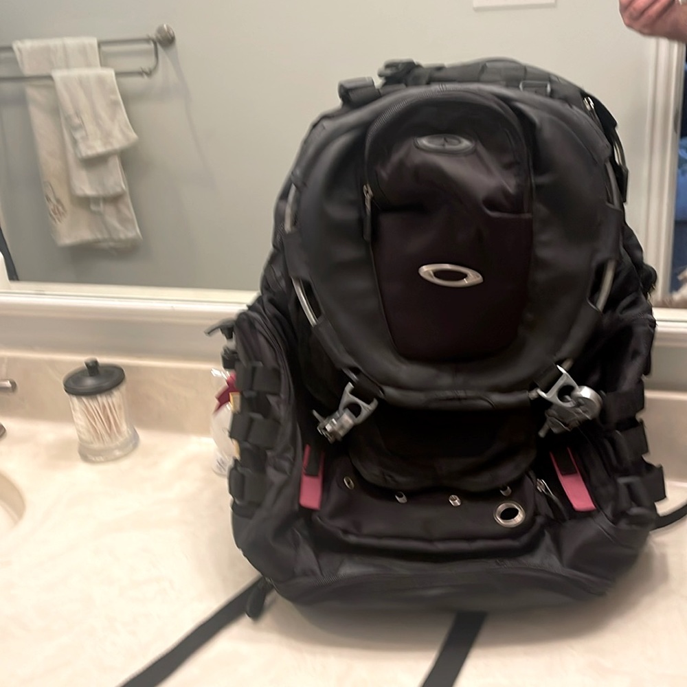 Oakley kitchen sink backpack